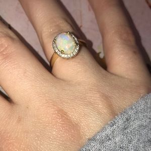 14k gold size 7 opal ring